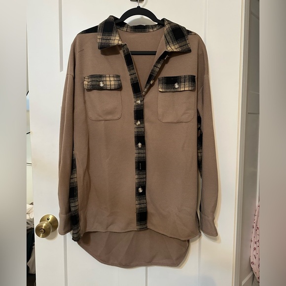 Tops - Plaid tan Button-Up Shacket jacket long sleeve waffle knit brand new never worn